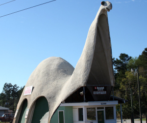 Harolds Auto Repair Dinosaur_by Richard Elzey
